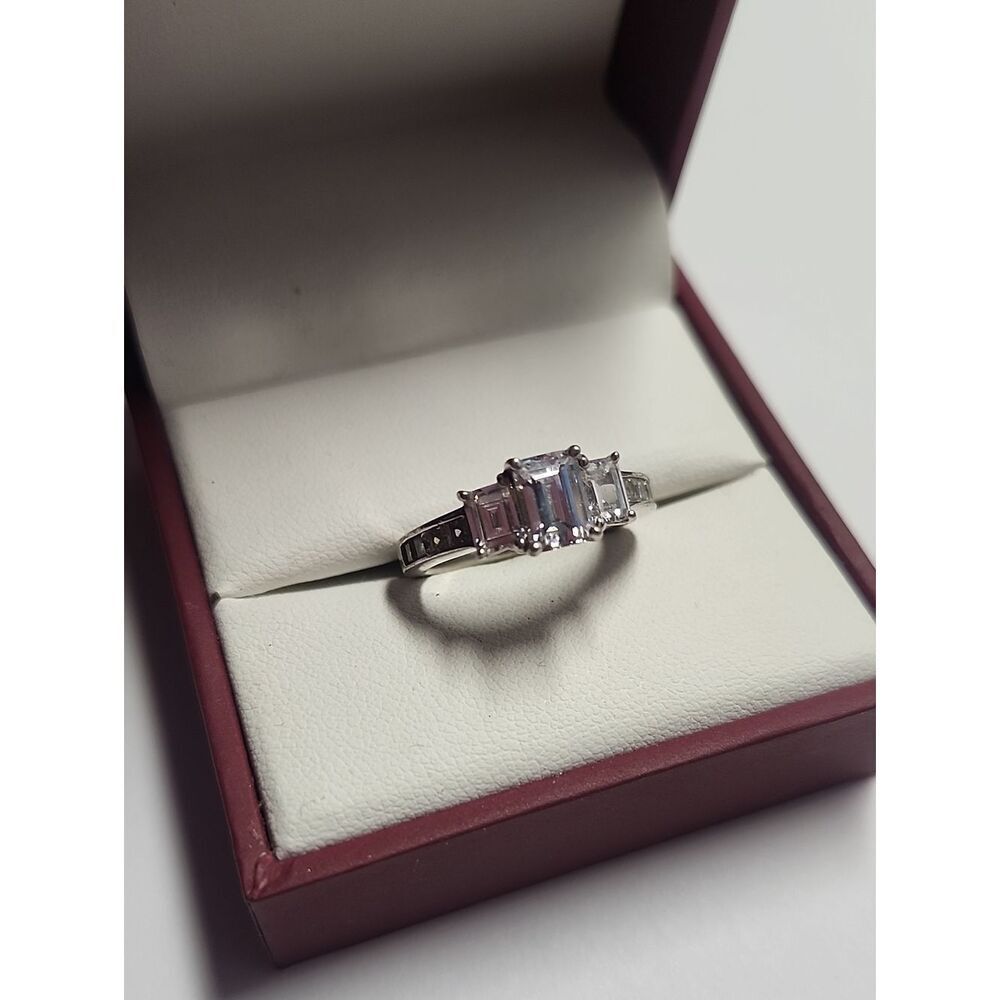 Sterling Silver Elegant Three-Stone Silver Ring Clear Glass Stones 925 Size 7